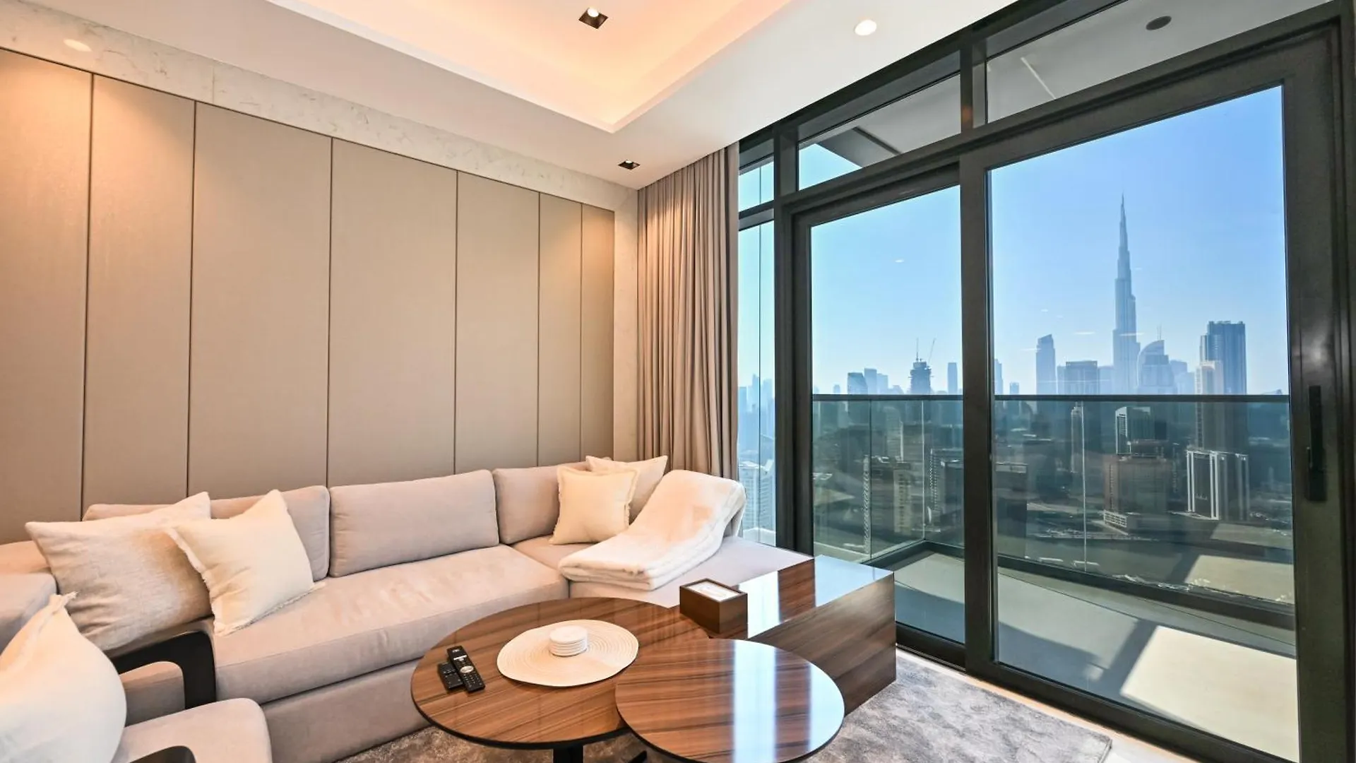 Stunning 1 Bdr Luxury With Burj Khalifa View Apartment Dubai