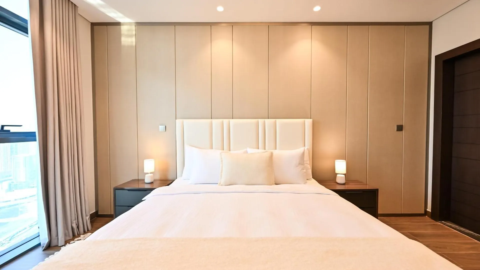 Stunning 1 Bdr Luxury With Burj Khalifa View Apartment Dubai